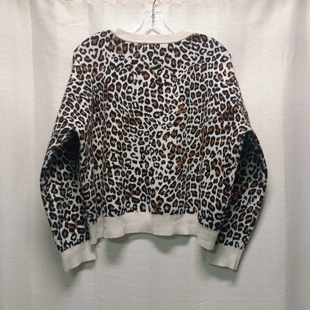 T Tahari Sweater Women XL Cream‎ Leopard Animal Print Pullover Crew Neck Casual